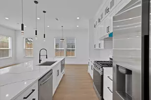 302 E 7th St, Dallas, TX 75203 - Photo 15