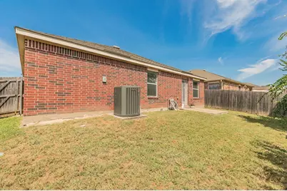936 Furlong Drive, Grand Prairie, TX 75051 - Photo 25