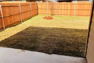 925 Rutherford Dr, Crowley, TX 76036 - Photo 17