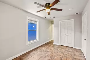 625 N Delaware St, Irving, TX 75061 - Photo 17