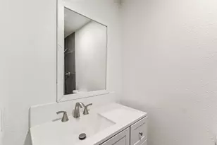 625 N Delaware St, Irving, TX 75061 - Photo 35