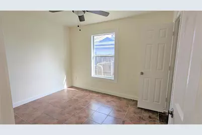 625 N Delaware Street, Irving, TX 75061 - Photo 13