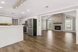 9898 Vail Eton Dr, Pilot Point, TX 76258 - Photo 7