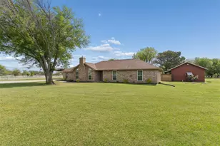 9898 Vail Eton Dr, Pilot Point, TX 76258 - Photo 3