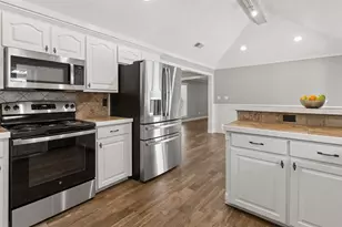 9898 Vail Eton Dr, Pilot Point, TX 76258 - Photo 11