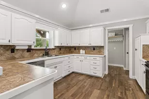 9898 Vail Eton Dr, Pilot Point, TX 76258 - Photo 11