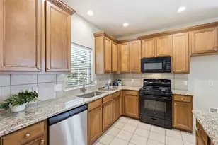 8801 Trolley Trail, McKinney, TX 75070 - Photo 11