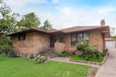 821 N Hampton Road, Dallas, TX 75208 - Photo 1