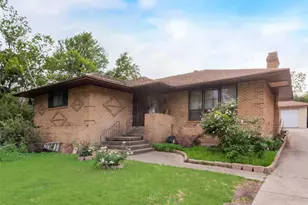 821 N Hampton Rd, Dallas, TX 75208 - Photo 1