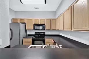 1944 Hobart Ln, Lewisville, TX 75067 - Photo 11