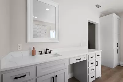 1611 N Mason Street, Bowie, TX 76230 - Photo 23