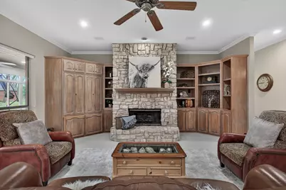 325 Thornhill Circle, Double Oak, TX 75077 - Photo 9