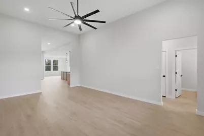 407 E Boyd Avenue, Boyd, TX 76023 - Photo 5