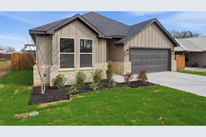 407 E Boyd Avenue, Boyd, TX 76023 - Photo 1