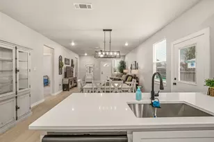 3829 Lands End Ct, Granbury, TX 76048 - Photo 11