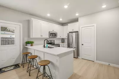 3829 Lands End Court, Granbury, TX 76048 - Photo 9