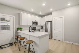 3829 Lands End Ct, Granbury, TX 76048 - Photo 9