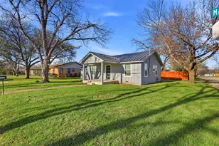 502 Madison St, Cleburne, TX 76033 - Photo 29