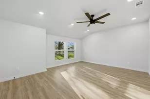 502 Madison St, Cleburne, TX 76033 - Photo 15