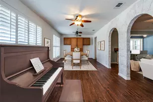 2508 Canterbury Dr, Carrollton, TX 75006 - Photo 3