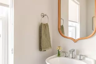 381 E Greenbriar Ln, Dallas, TX 75203 - Photo 17