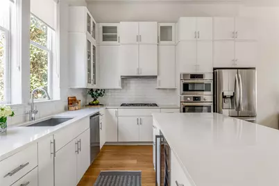 381 E Greenbriar Lane #401, Dallas, TX 75203 - Photo 13