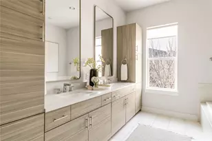 381 E Greenbriar Ln, Dallas, TX 75203 - Photo 21