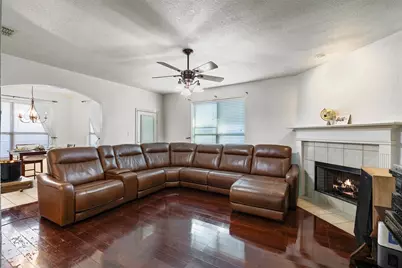 565 Griffith Drive, Saginaw, TX 76179 - Photo 11