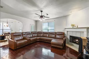 565 Griffith Dr, Saginaw, TX 76179 - Photo 11