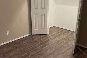 10613 Flamewood Dr, Fort Worth, TX 76140 - Photo 11