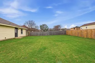 327 Deer Run Dr, Sanger, TX 76266 - Photo 31