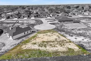 424 Lora Sue Ct, Italy, TX 76651 - Photo 1