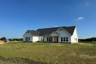 12213 Crystal Dr, Krum, TX 76249 - Photo 3