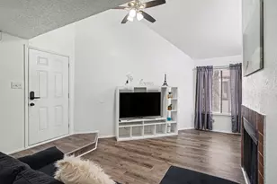 2304 Balsam Dr, Arlington, TX 76006 - Photo 3