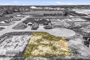 406 Lora Sue Ct, Italy, TX 76651 - Photo 1