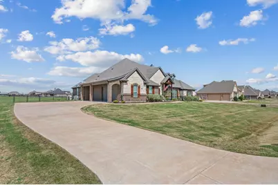 13420 Moorhouse Way, Justin, TX 76247 - Photo 3