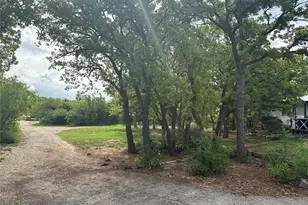 345 Salisbury St, Jacksboro, TX 76458 - Photo 5