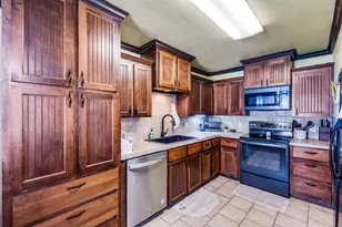 412 N 10th St, Sanger, TX 76266 - Photo 7