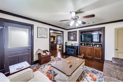 412 N 10th Street, Sanger, TX 76266 - Photo 3