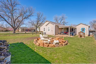 412 N 10th Street, Sanger, TX 76266 - Photo 19