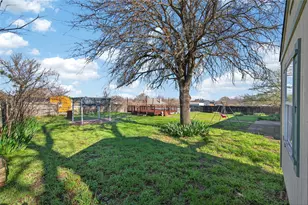 420 Robert Dr, Springtown, TX 76082 - Photo 29