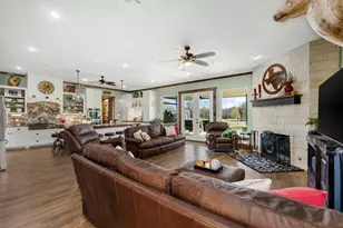 650 Scoggins Rd, Tioga, TX 76271 - Photo 15