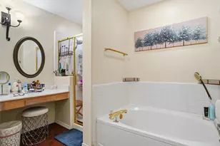 1812 Haley Cir, Carrollton, TX 75006 - Photo 9