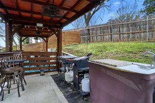 1812 Haley Cir, Carrollton, TX 75006 - Photo 15