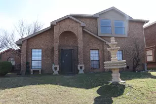 710 Cresent Dr, DeSoto, TX 75115 - Photo 1