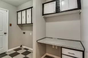 2010 Vail Dr, Garland, TX 75044 - Photo 5