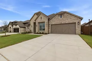 352 Alina Dr, Burleson, TX 76028 - Photo 5