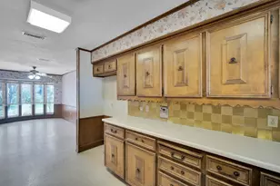 1105 Greenbriar Ln, Arlington, TX 76013 - Photo 15