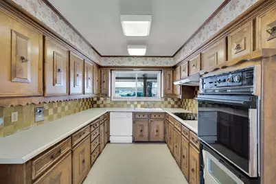 1105 Greenbriar Lane, Arlington, TX 76013 - Photo 13