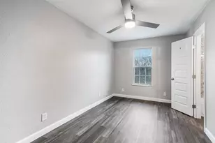 813 S Valentine Dr, Sherman, TX 75090 - Photo 33